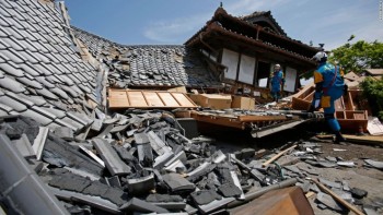 Gempa Besar Kedua Menerpa Kumamoto Menyebabkan Gunung Aso Meletus